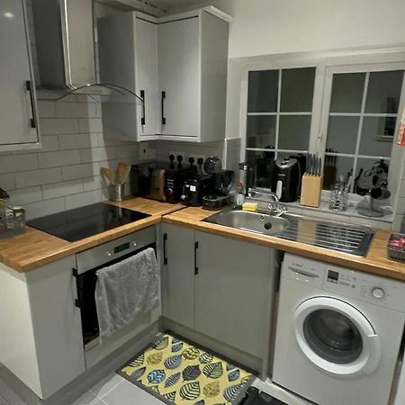 Entire One Double Bedroom Apartment Londyn Zewnętrze zdjęcie