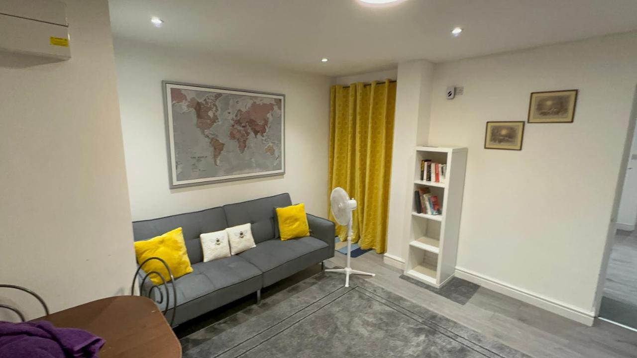 Entire One Double Bedroom Apartment Londyn Zewnętrze zdjęcie