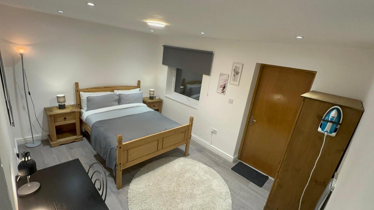 Entire One Double Bedroom Apartment Londyn Zewnętrze zdjęcie