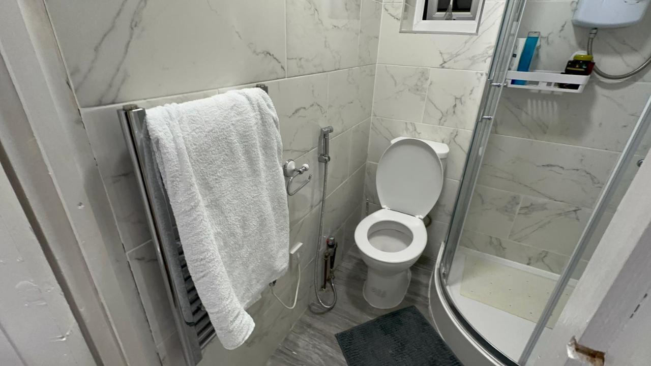 Entire One Double Bedroom Apartment Londyn Zewnętrze zdjęcie
